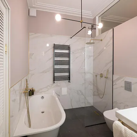 Luxury Design 2br Cozy For 5 * Riga