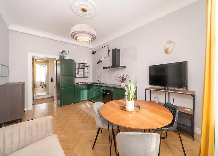 Apartment Luxury Design 2br Cozy For 5 Riga