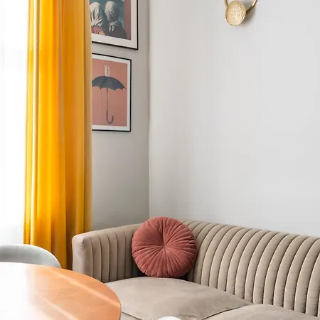 Luxury Design 2br Cozy For 5 Riga