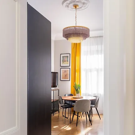Luxury Design 2br Cozy For 5 * Riga